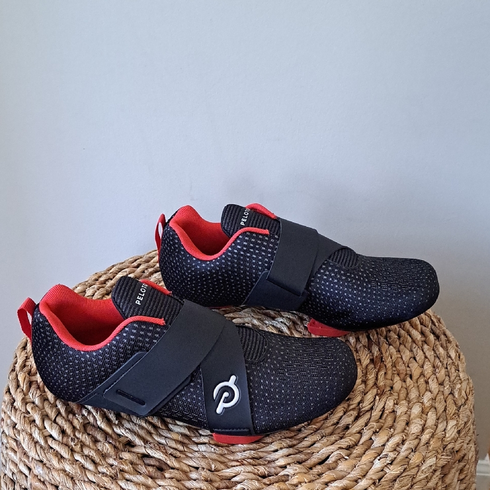 NWOT Peleton Altos Unisex Black Fabric Print Indoor‎ Cycling/Spin Shoes W7.5/M6
